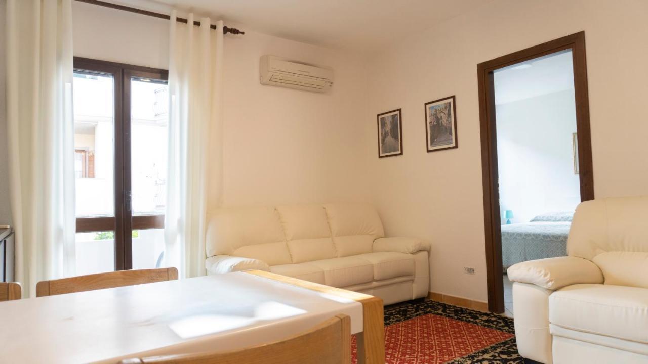 Sa Domu Downtown - Pms Casevacanze Olbia Bagian luar foto