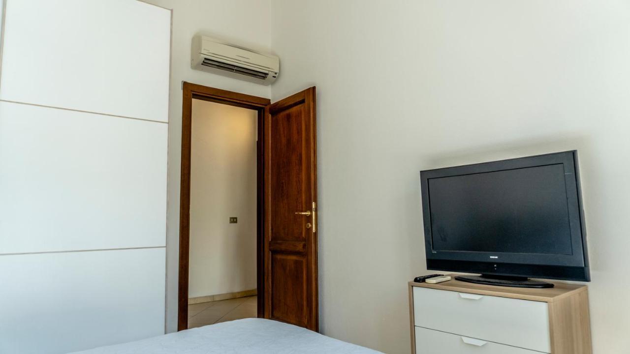 Sa Domu Downtown - Pms Casevacanze Olbia Bagian luar foto