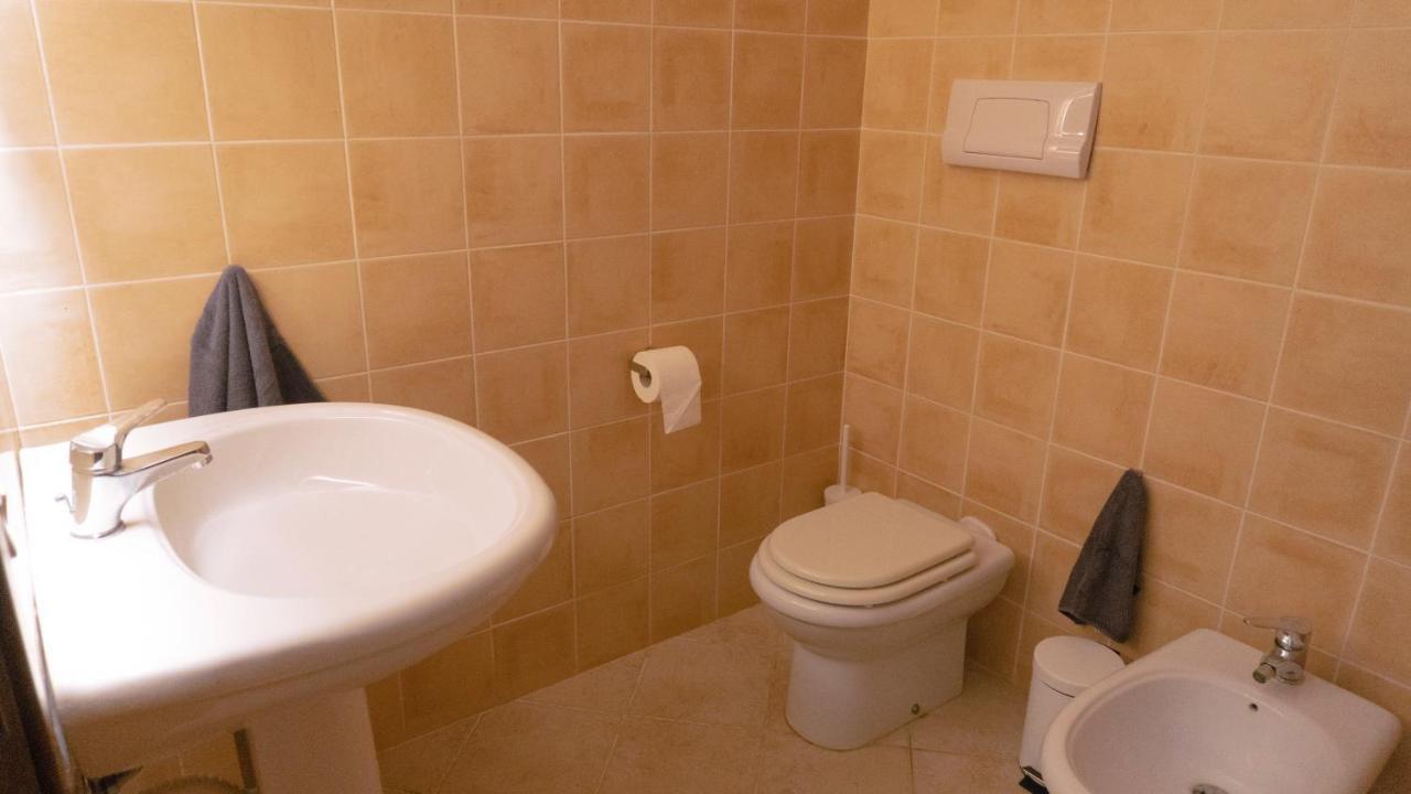 Sa Domu Downtown - Pms Casevacanze Olbia Bagian luar foto
